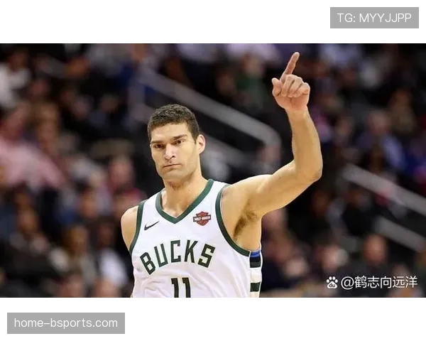 开拓者内线球员突破篮下，训练成效显著助力球队表现