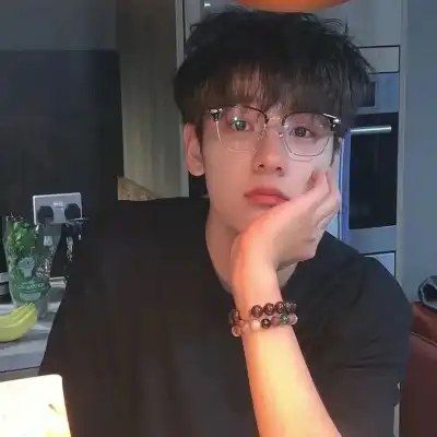 石新彤